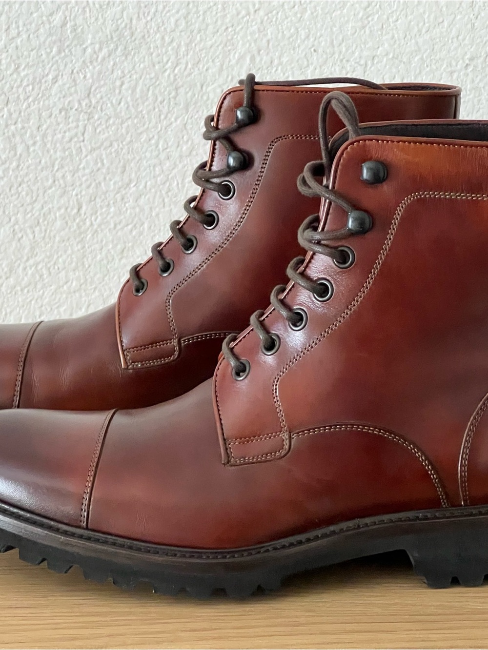 Magnanni Men's Chestnut Brown Leather Cap-Toe Lace-Up Boots